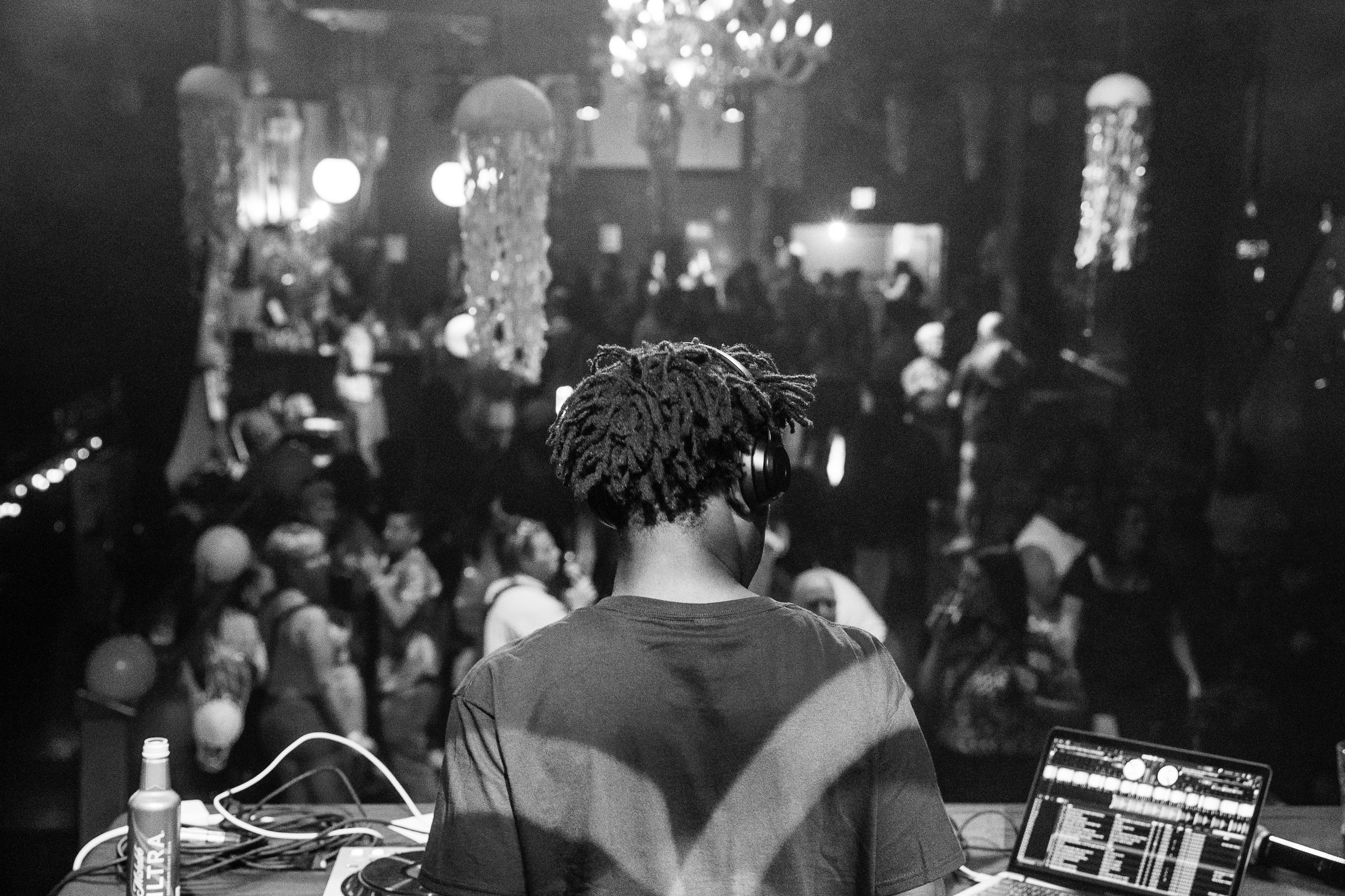 Seanzie Photo DJing